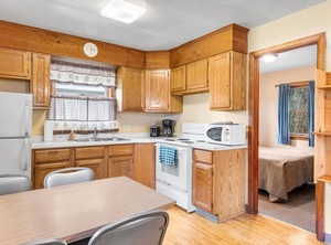 Log Cottage | Green Lake