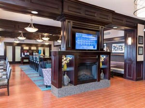 Hampton Inn Suites Mi | Clinton Township