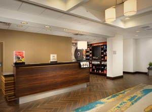 Hampton Inn Suites Circle | East Syracuse