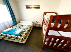 Apple Backpackers | Motueka