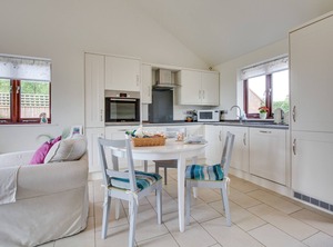 Hexden Lea | Ewhurst Green