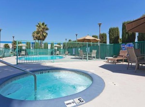 Holiday Inn Express Bakersfield Ihg Hotel | Pumpkin Center