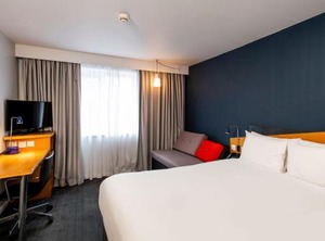 Holiday Inn Express Swansea East Ihg Hotel | Llandarcy