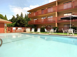 Howard Johnson | Sumner