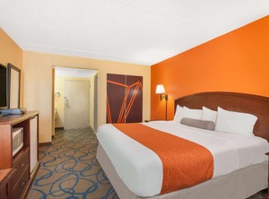 Howard Johnson | Tallman