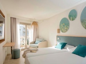 Iberostar Albufera Park | Muro
