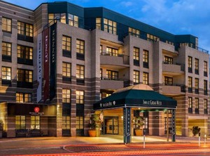 Inn At Neck Bw | Great Neck Plaza