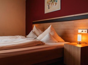 Landhotel Und Weingasthof Schwarzer Adler | Wiesenbronn