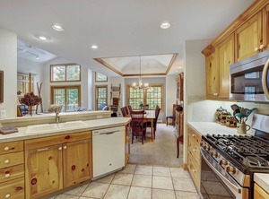 Settlers Dr | Peak 8