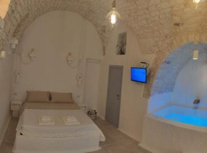 White | Ostuni