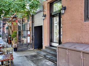 E St Downtown | Ukrainian Village