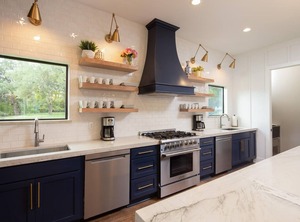 The White Horseshoe | Canyon Lake