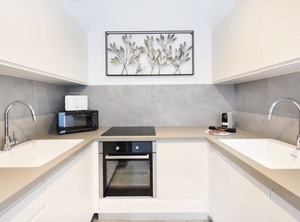 Mendele | Tel Aviv Promenade