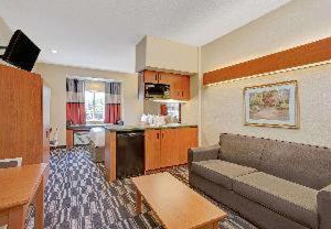 Microtel Inn | Bushnell