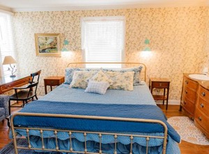 Montgomery Inn Bnb | Versailles