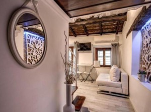 Magenta Moro | Trastevere