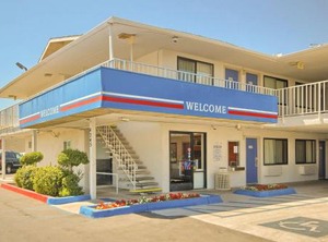 Motel Blackstone | Raisin