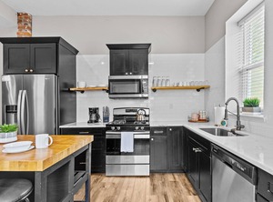 Designer Townhome Of Side Jz Rentals | Benton Park