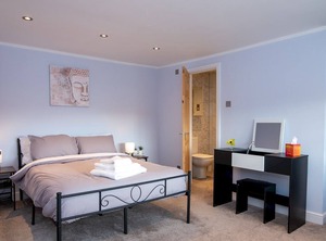 Pass The Keys Picture Village | Ombersley