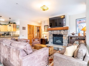 Buffalo Lodge | River Run