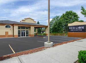 Lion Inn Suites Des Moines | Des Moines