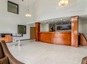 Lion Inn Suites Des Moines | Des Moines