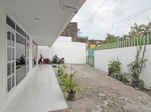 Reddoorz Tirtonadi | Banjarsari