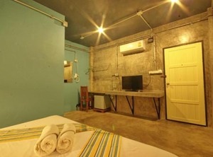 Seabox Khaolak Hostel | Khuekkhak