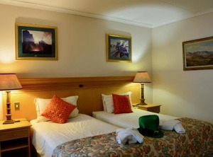 Shamrock Arms Lodge | Emgwenya