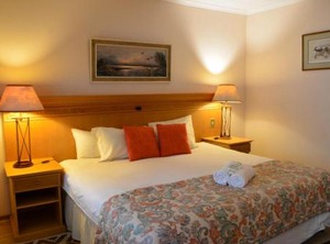 Shamrock Arms Lodge | Emgwenya
