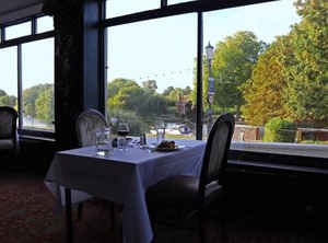 Shillingford Bridge Hotel | Shillingford
