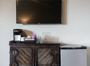 Remi Ridge Hayes Century Oak Casita Canyon | Spring Branch