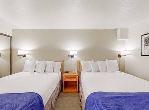 Lodge | West End