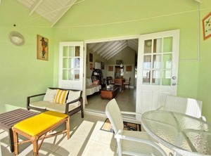 The Gem Located Bottom Bay Beach | Apple Hall