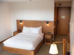 The Lismore Hotel Eau Claire Doubletree | Downtown Eau Claire