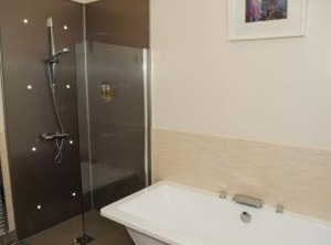 The Salisbury Hotel | Newington