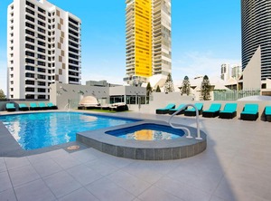 Victoria Square | Broadbeach