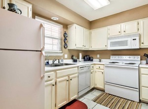 Waterfront Ozark Boat | Lakeland