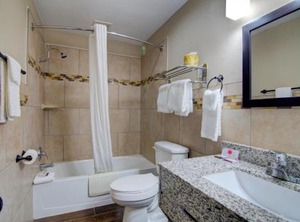 Westbridge Inn | Clinton