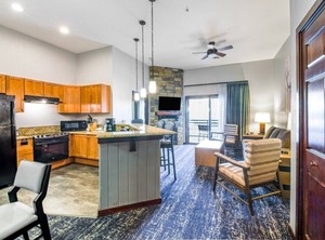 Wyndham Glacier Canyon Baraboo | Lake Delton