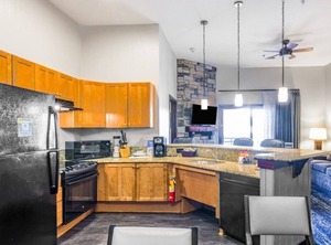 Wyndham Glacier Canyon Baraboo | Lake Delton