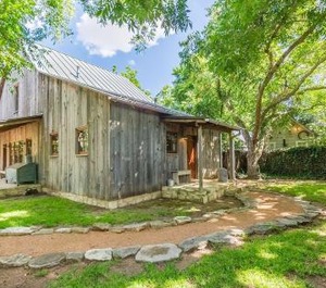 Ada Peach Street Hideaway 