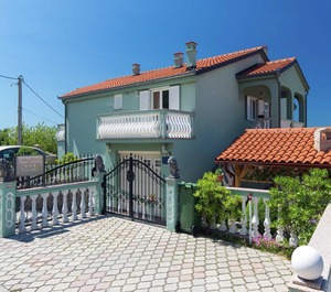 Holiday Senj Persons Bedrooms 