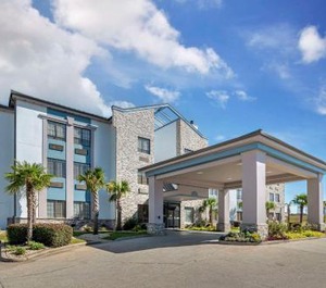 Comfort Suites 