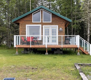 Cozy Waterfront Central 