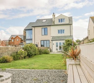 Driftwood Roa Island 