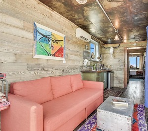 Flophouze Shipping Container Hotel Houze 