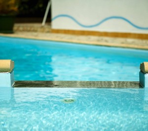 Bungalow Chambre Piscine Partagee Jardin Clos Et Le Gosier Km La Plage 