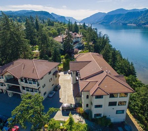 Columbia Cliff Villas 