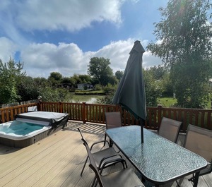 Lakeside Retreat Fishing Peg Situated At Tattershall Lakes Holiday Park 